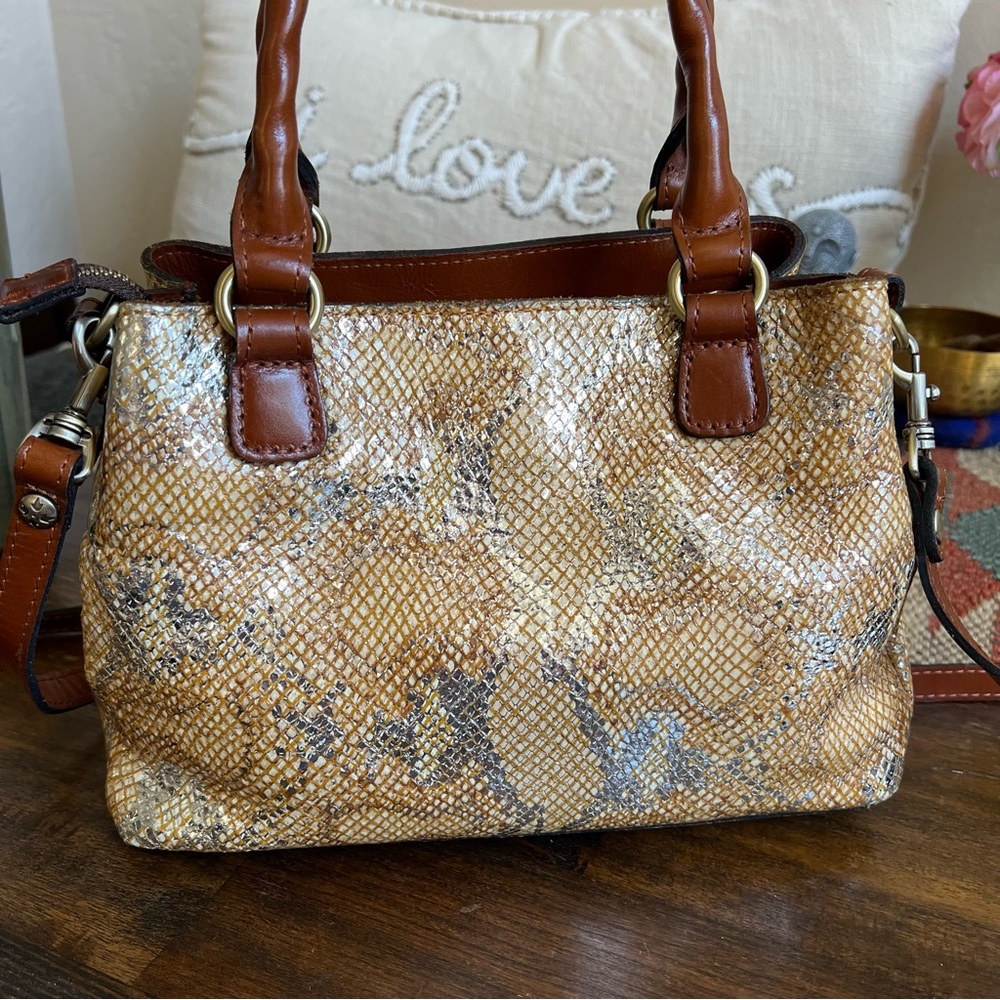 Patricia Nash ‘Norcia’ Metallic Python Print Cracked Leather Satchel Crossbody - Picture 8 of 15